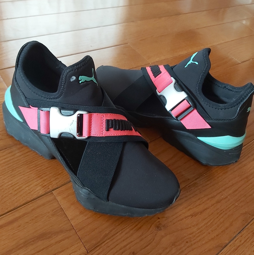 Gorgeous Puma women sneakers - Picture 2 of 7